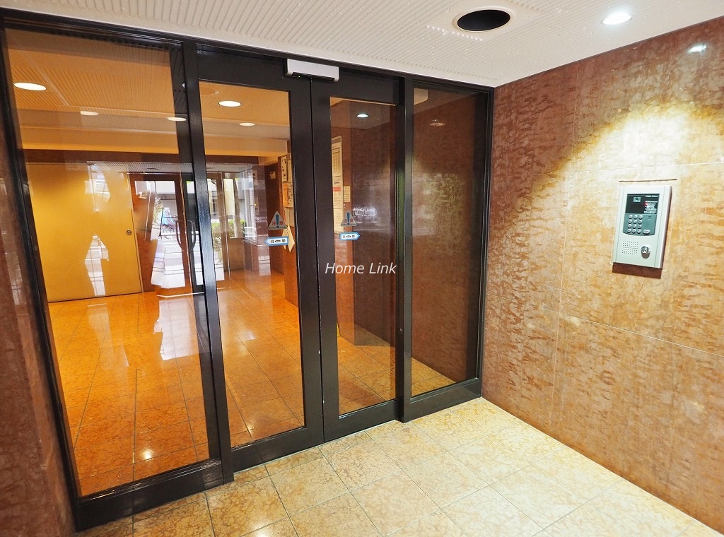 パーク・ノヴァ池袋要町　エントランス